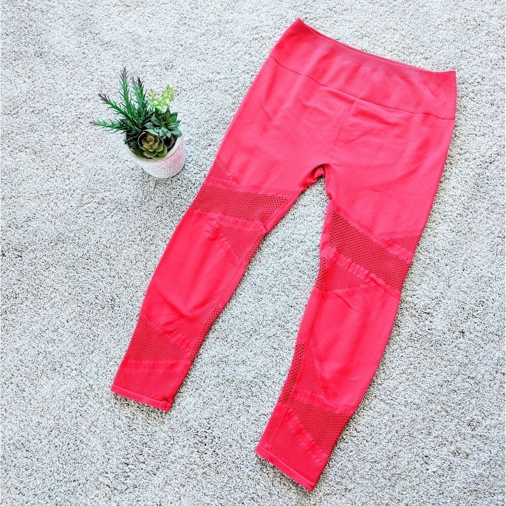 Nwot Red Fabletics Powerhold Compression Leggings - image 3